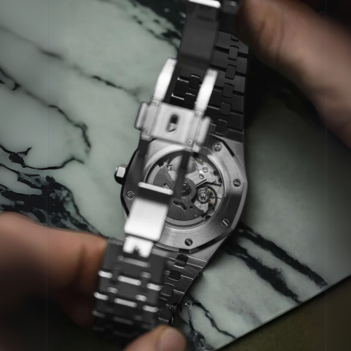 Royal Seikoak White Chronograph