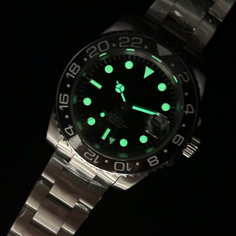 GMT "Bruce Wayne"